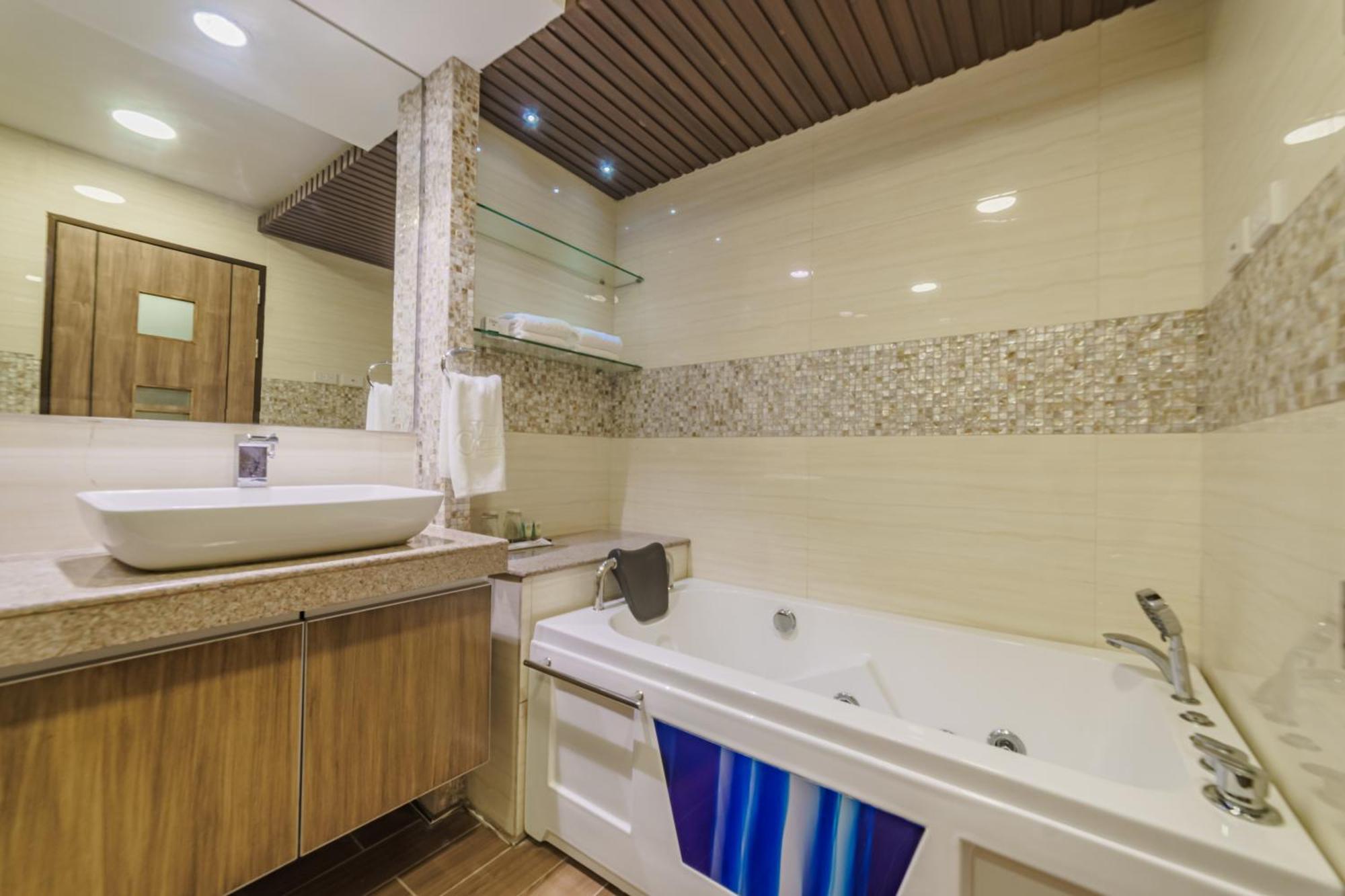 Robertson Hotel Naga Kültér fotó