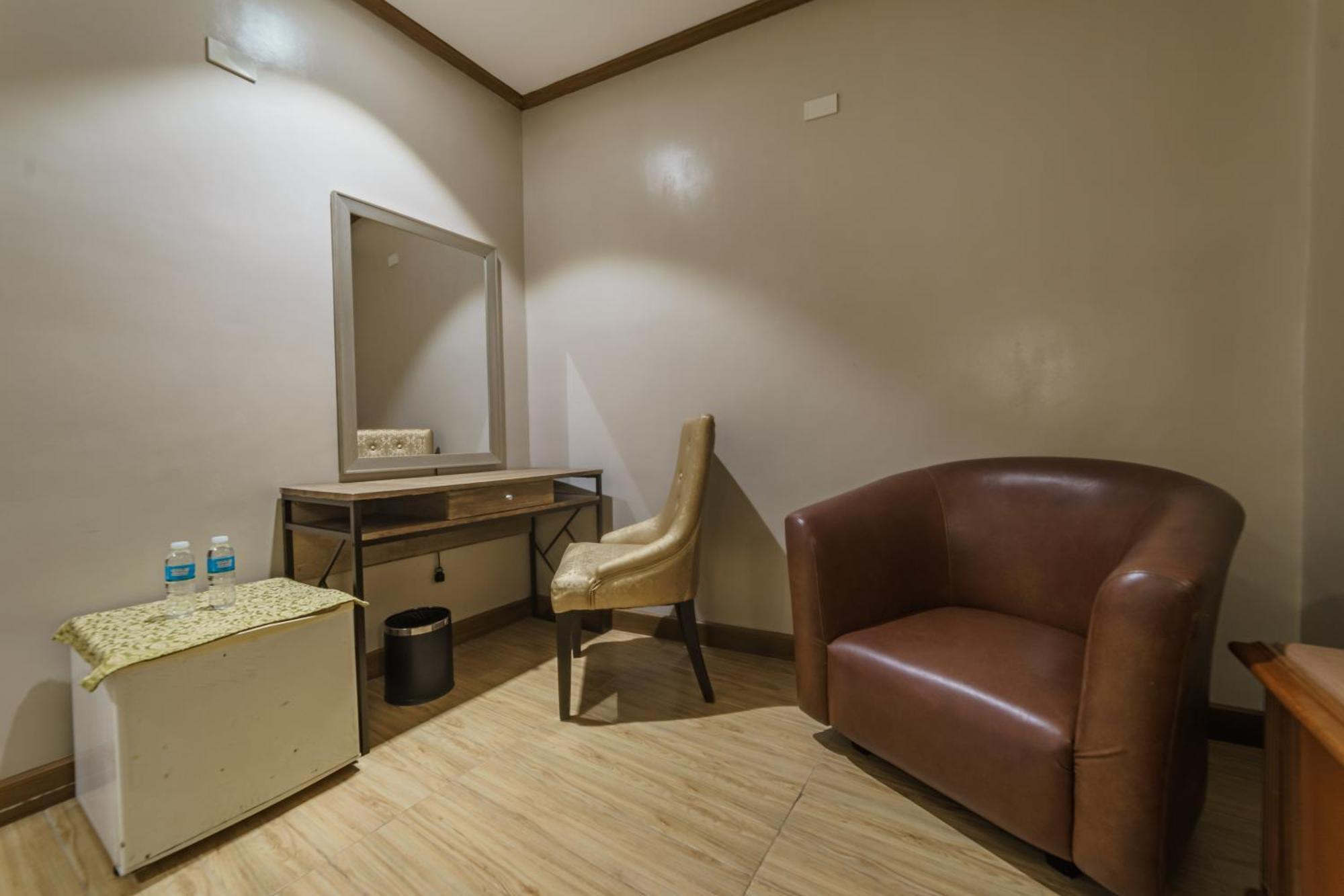 Robertson Hotel Naga Kültér fotó