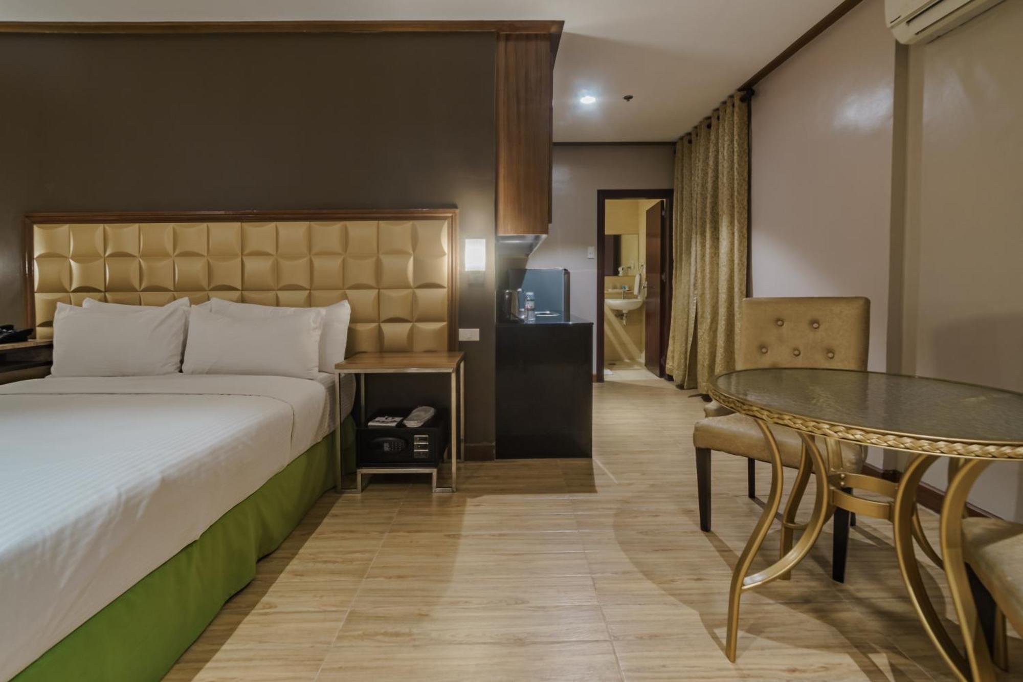 Robertson Hotel Naga Kültér fotó