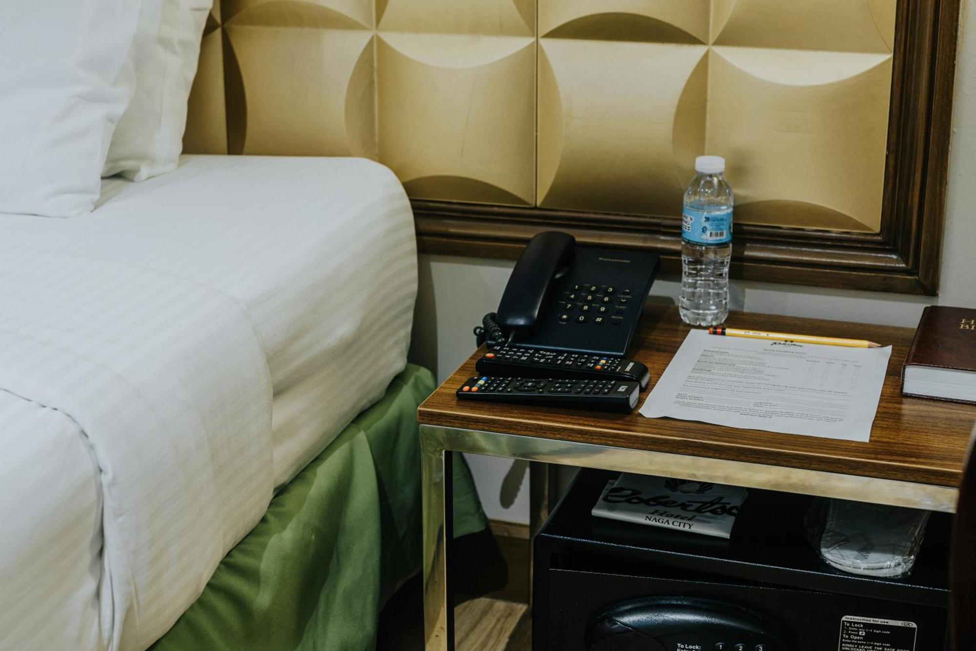 Robertson Hotel Naga Kültér fotó