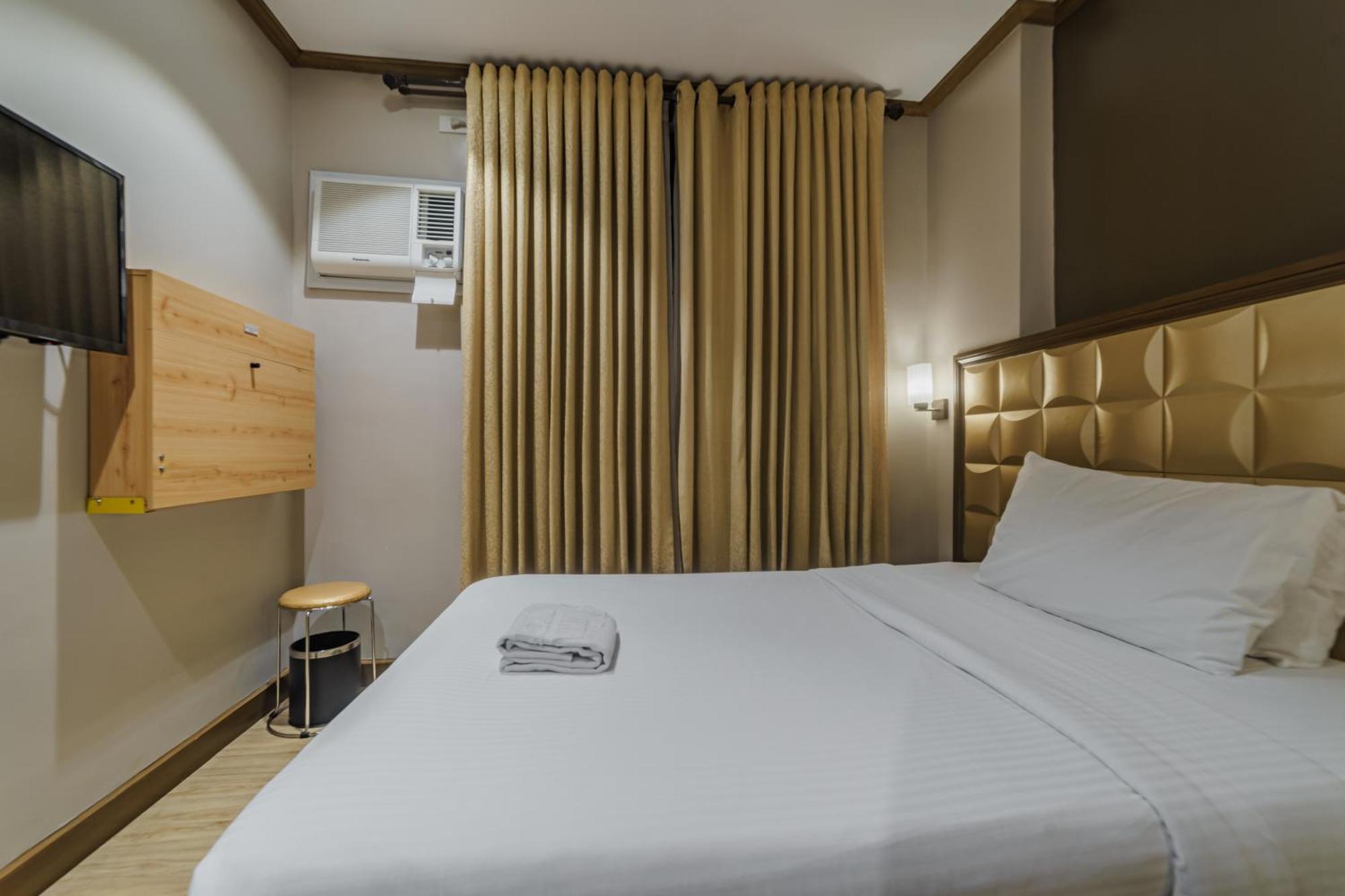 Robertson Hotel Naga Kültér fotó