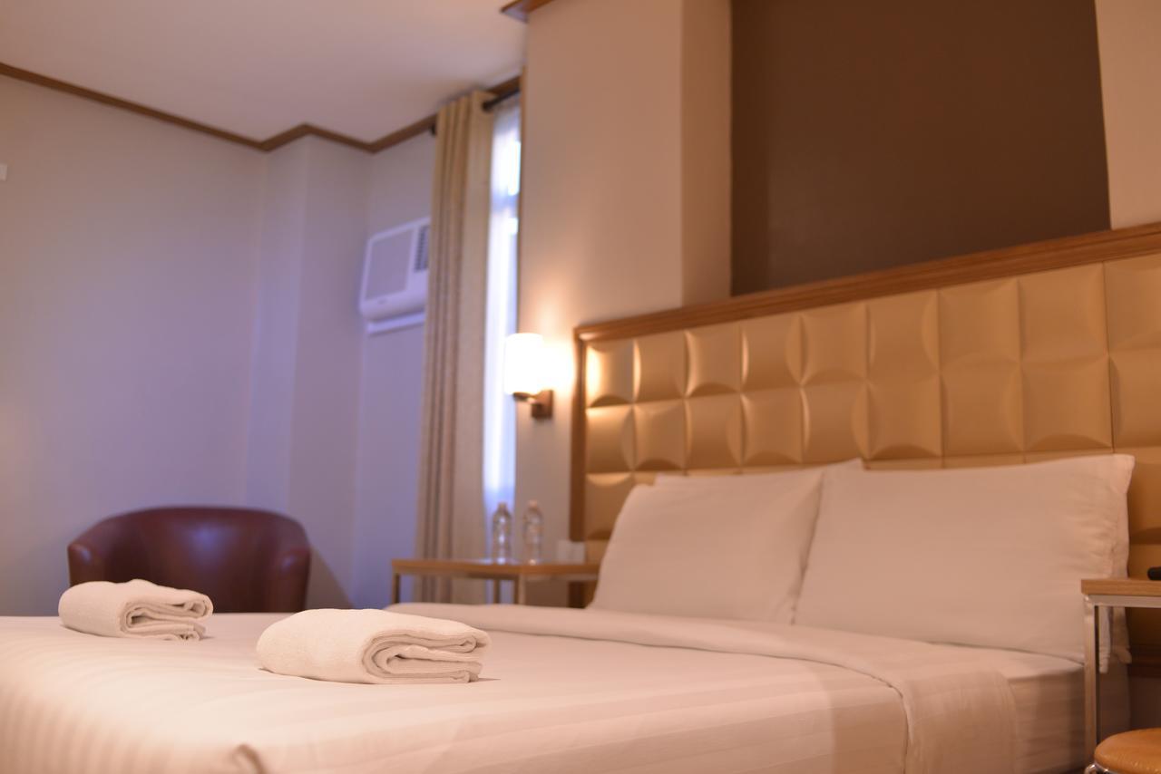 Robertson Hotel Naga Kültér fotó