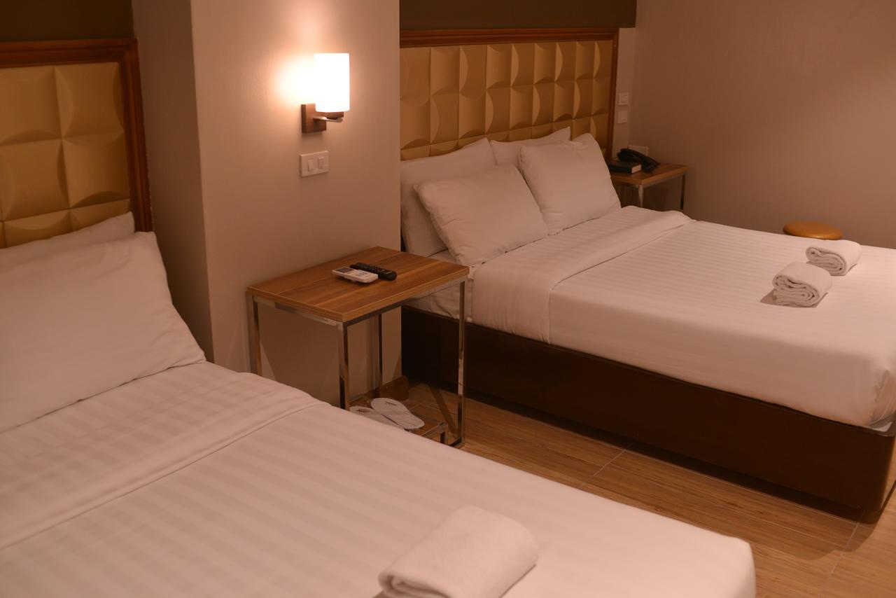 Robertson Hotel Naga Kültér fotó