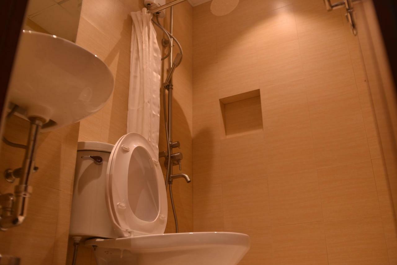 Robertson Hotel Naga Kültér fotó