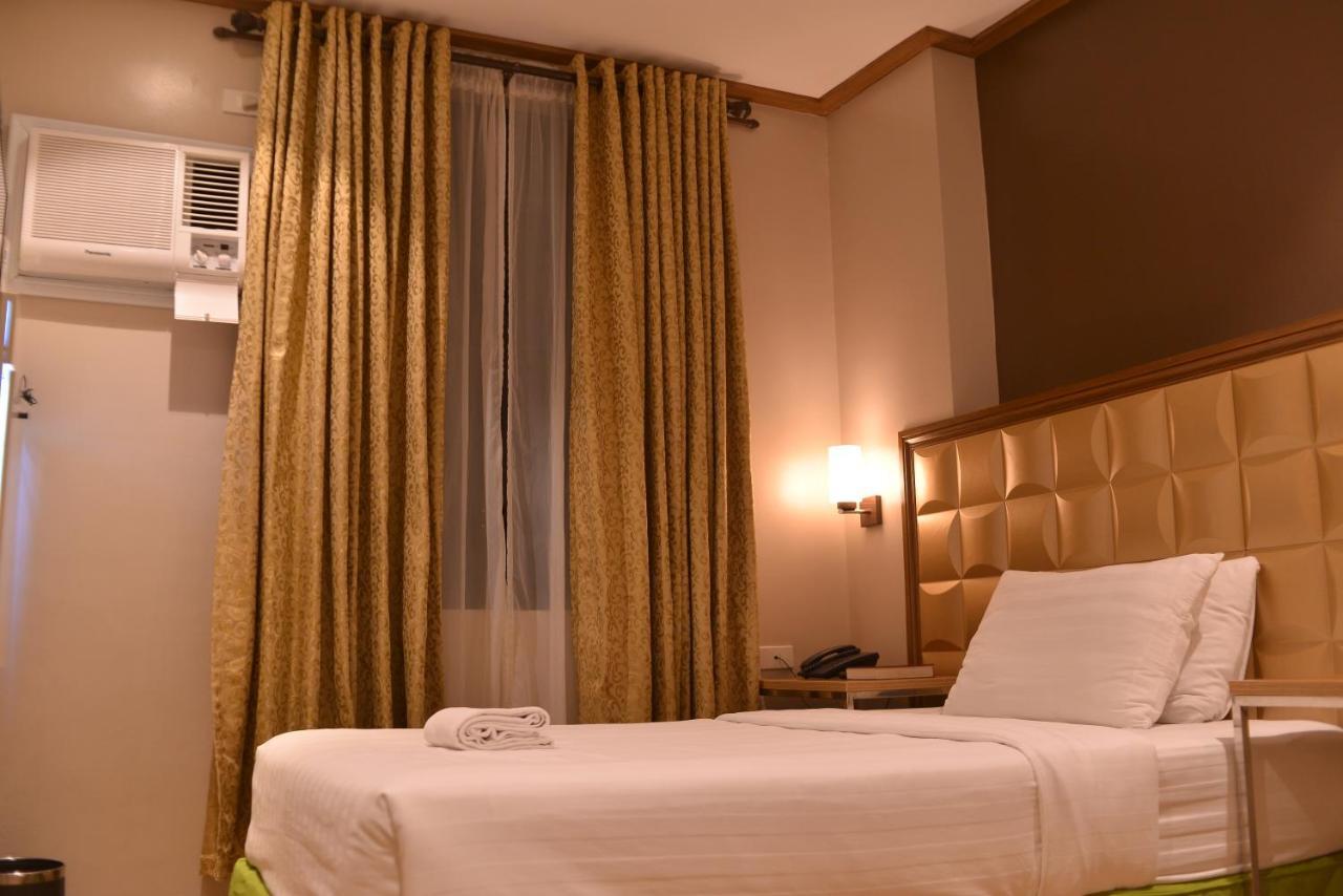 Robertson Hotel Naga Szoba fotó